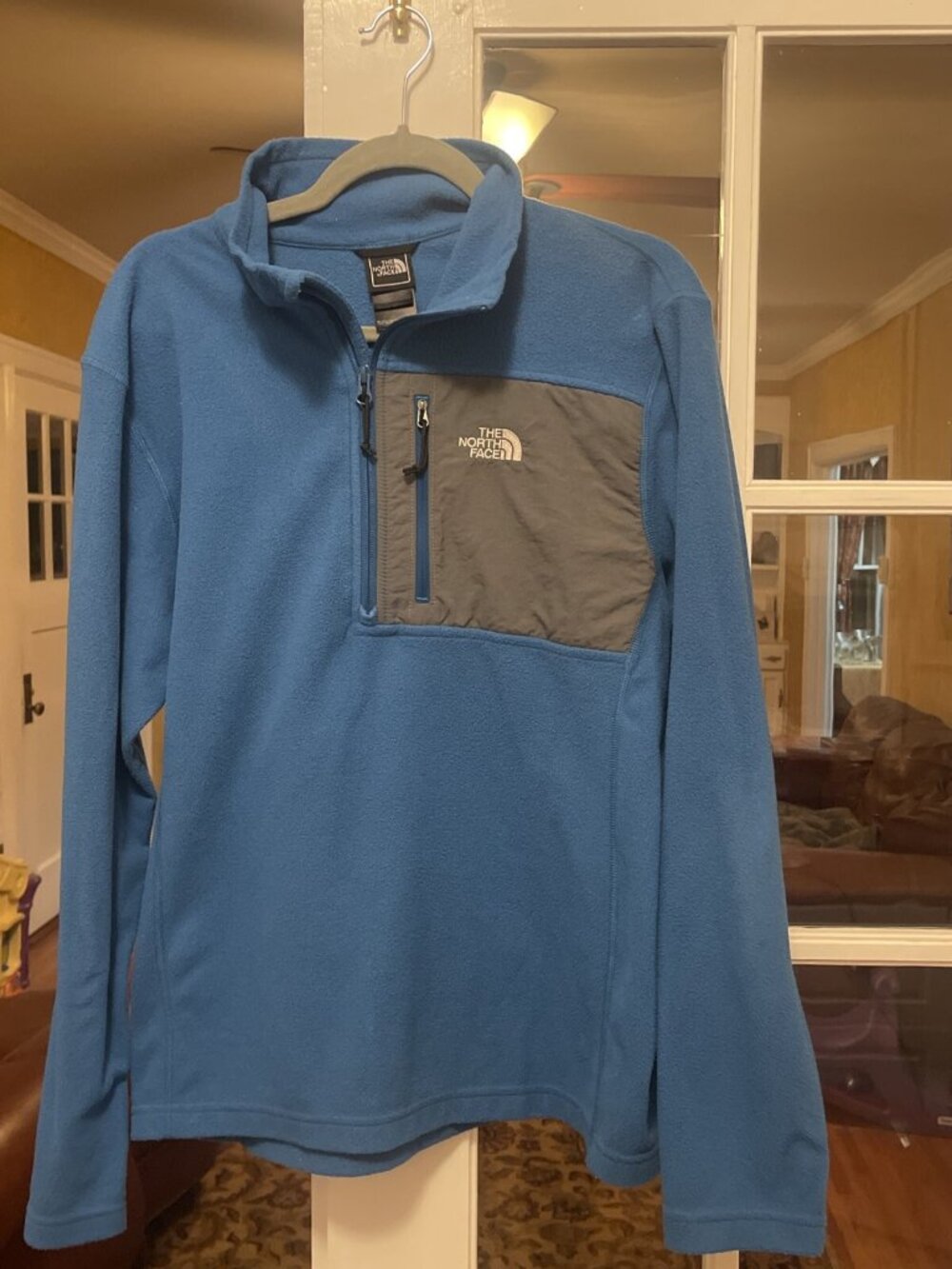 The North Face Mens Quarter Zip Fleece Pullover,Blue, Gray Pocket,Size M
